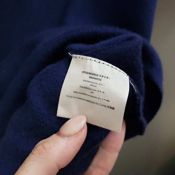 Michael Kors * Navy Cashmere V-Neck Sweater * Sz M - Picture 8 of 11